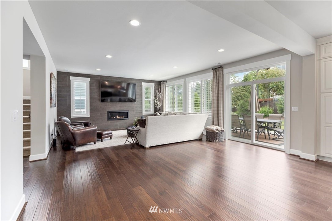 19207 111th Place Northeast Bothell, WA 98011 - Photo 9 of 37 Gallery Image 9