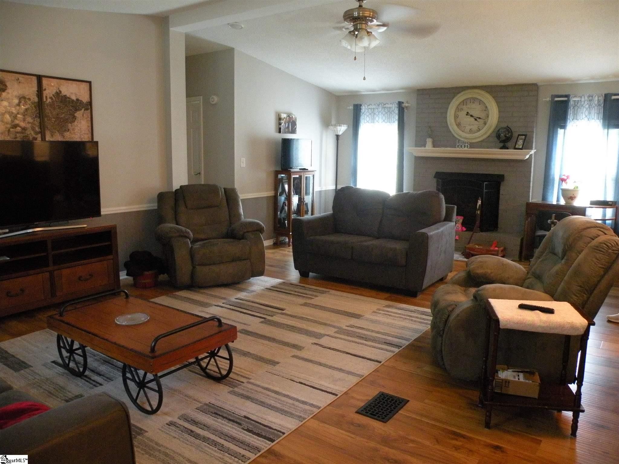 307 Milacron Drive Fountain Inn, SC 29644 - Photo 12 of 26