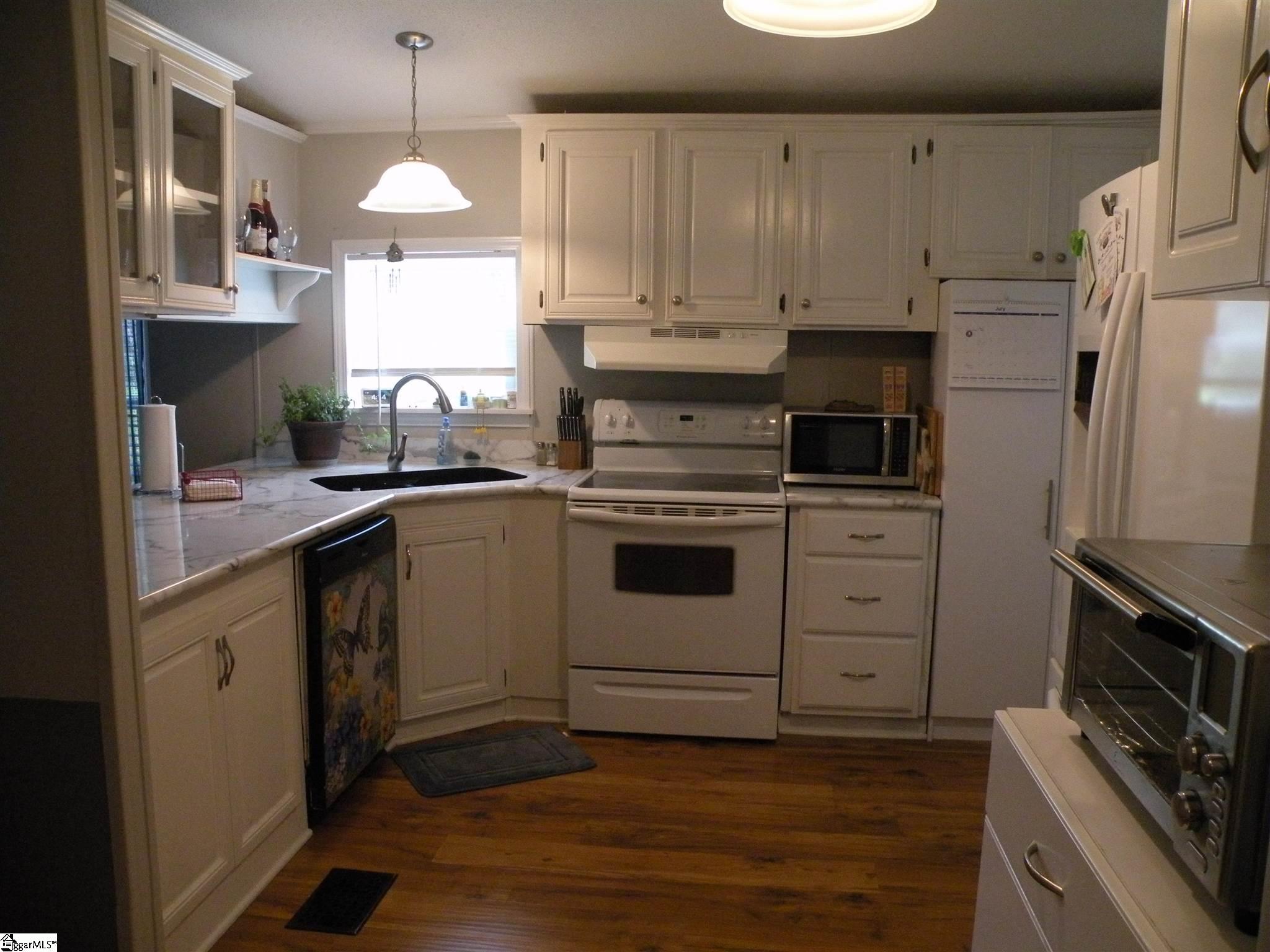 307 Milacron Drive Fountain Inn, SC 29644 - Photo 6 of 26