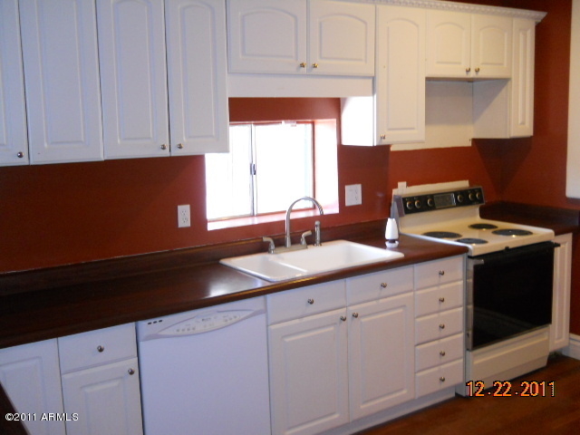 19936 West Dunlap Road Buckeye, AZ 85326 - Photo 11 of 20 Kitchen appliances