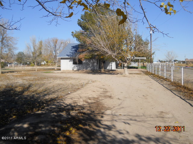19936 West Dunlap Road Buckeye, AZ 85326 - Photo 2 of 20 Front Driveway