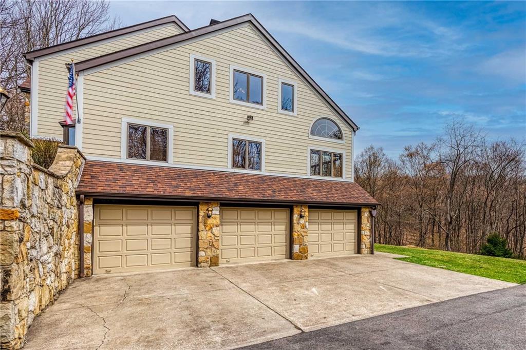 415 Markman Park Road Baden, PA 15005 - Photo 4 of 25 Gallery Image 4