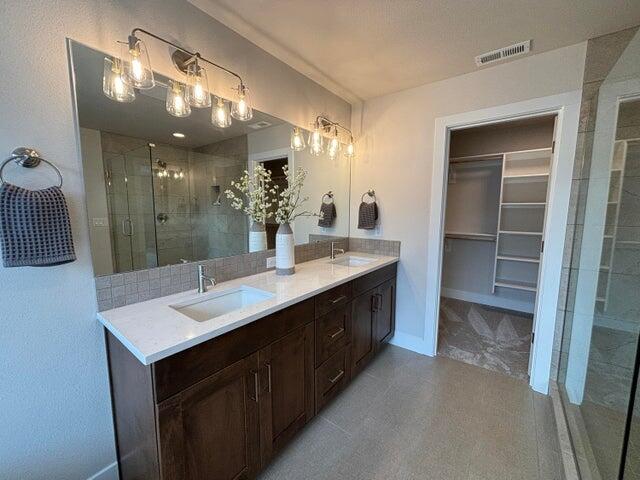 20237 Glen Vista Road Bend, OR 97703 - Photo 19 of 27 Primary Bathroom
