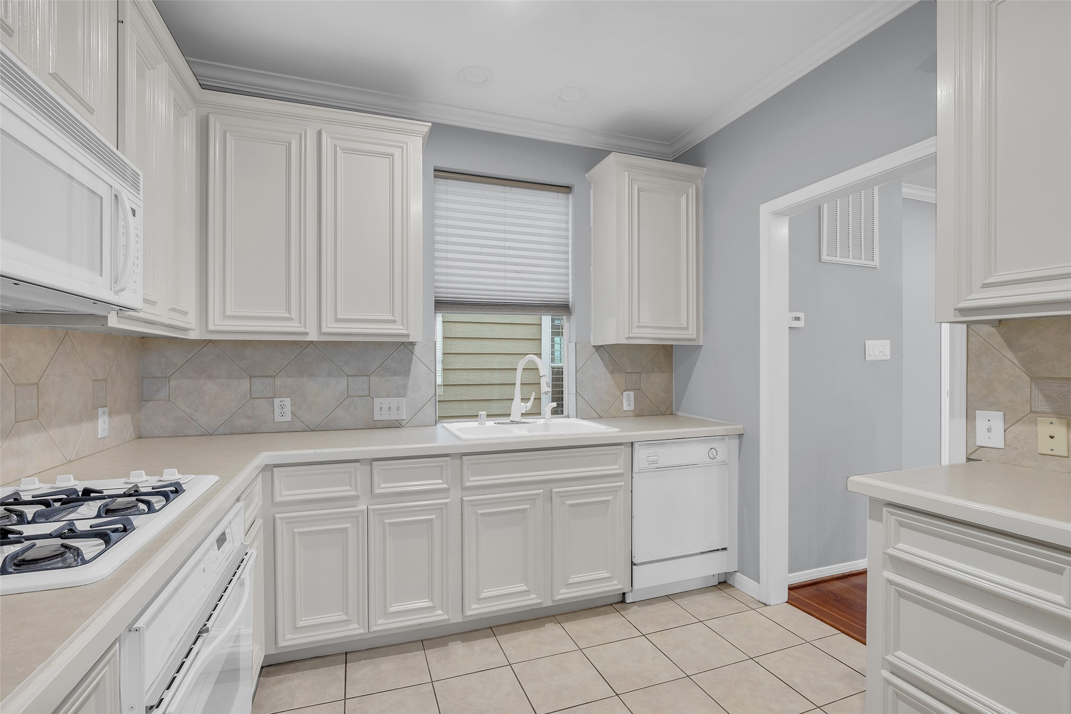 1417 West Webster Street Houston, TX 77006 - Photo 18 of 32
