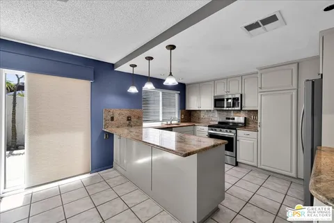 $410,000 | 2262 South Linden Way, Unit E, Palm Springs, CA 92264