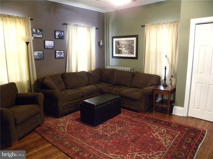 4 President Avenue Rutledge, PA 19070 - Photo 6 of 25 Living Room