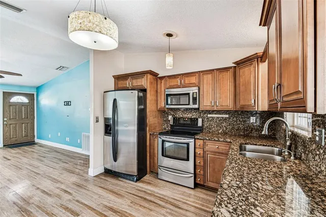 $369,000 | 648 Timber Bay Circle East, Oldsmar, FL 34677