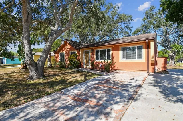 $369,000 | 648 Timber Bay Circle East, Oldsmar, FL 34677