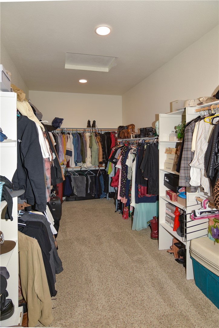 19520 Arcata Road Apple Valley, CA 92307 - Photo 26 of 53 a view of a room with gym equipment