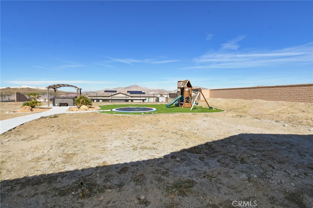 19520 Arcata Road Apple Valley, CA 92307 - Photo 50 of 53 a view of ocean