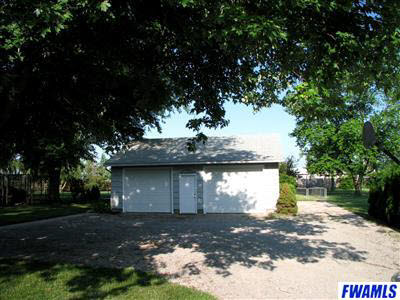 4111 Fahlsing Road Woodburn, IN 46797 - Photo 3 of 20