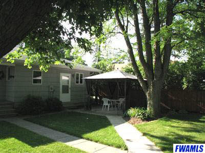 4111 Fahlsing Road Woodburn, IN 46797 - Photo 9 of 20