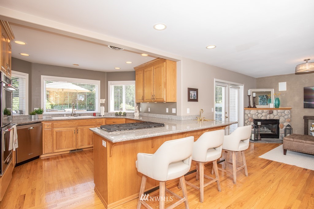 22227 53rd Avenue Southeast Bothell, WA 98021 - Photo 9 of 25