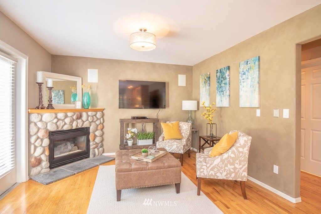 22227 53rd Avenue Southeast Bothell, WA 98021 - Photo 10 of 25