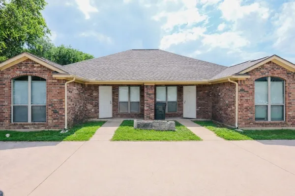 $3,499,000 | 722 Sharp Street, Franklin, TX 77856