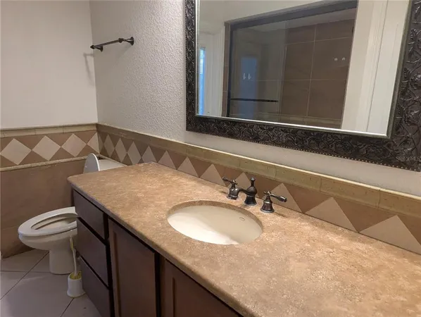 $4,975 | 8052 Oak Park, Orlando, FL 32819