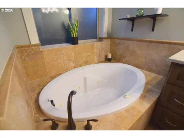 $449,900 | 2335 Maplewood Drive South, Salem, OR 97302