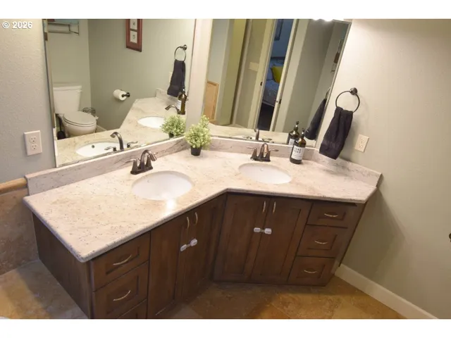 $449,900 | 2335 Maplewood Drive South, Salem, OR 97302