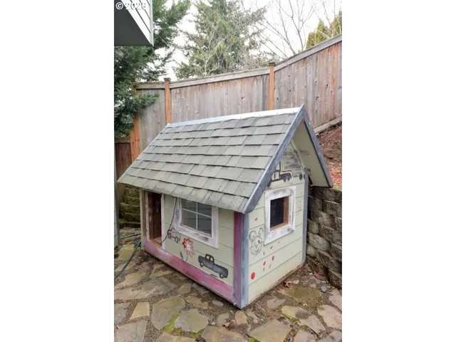 $449,900 | 2335 Maplewood Drive South, Salem, OR 97302