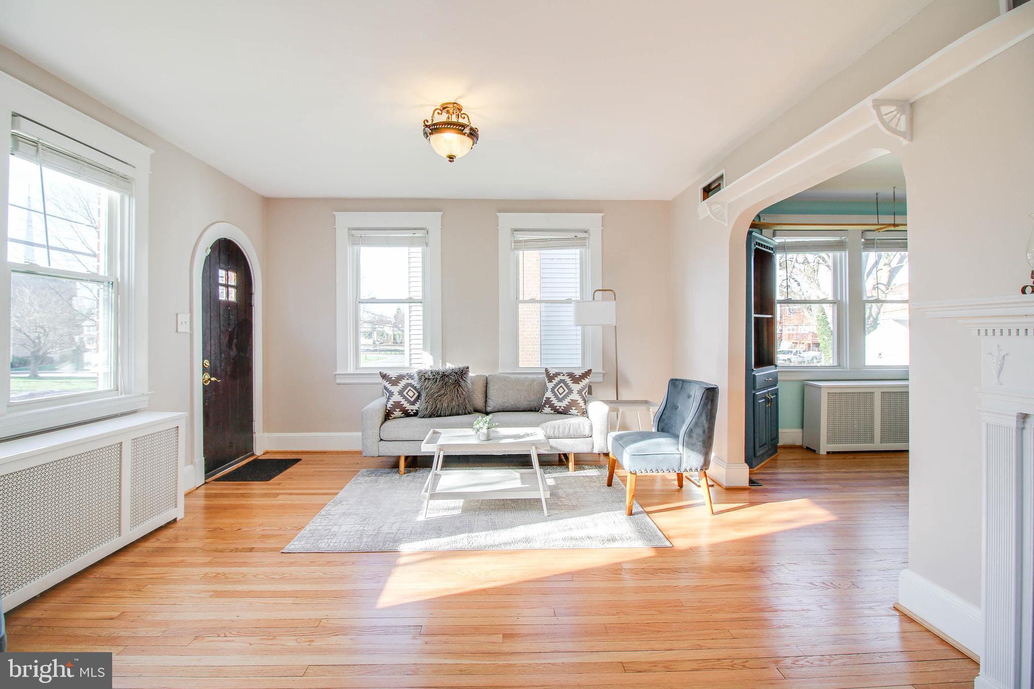 5112 Shelbourne Road Halethorpe, MD 21227 - Photo 2 of 50 Living room