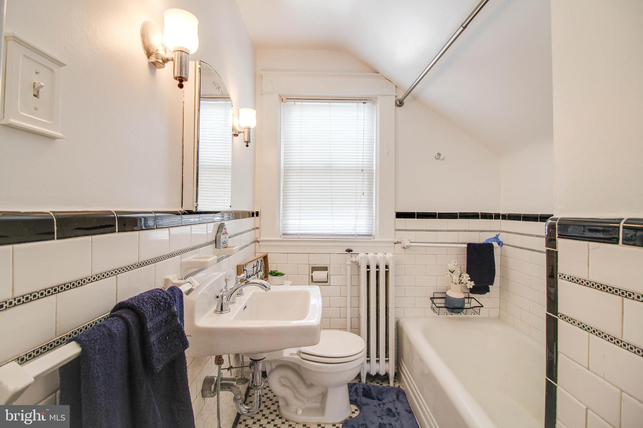 5112 Shelbourne Road Halethorpe, MD 21227 - Photo 25 of 50 Upper level full bath