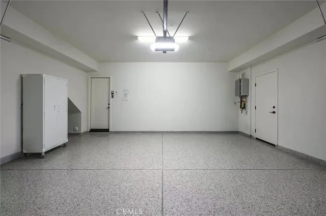 a view of a livingroom with closet