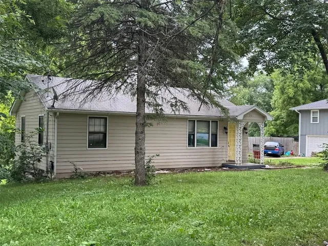 $210,000 | 2011 North Hines Road, Independence, MO 64058