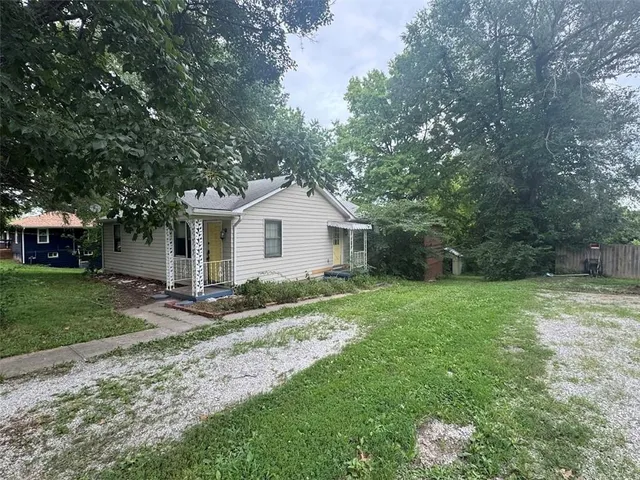 $210,000 | 2011 North Hines Road, Independence, MO 64058