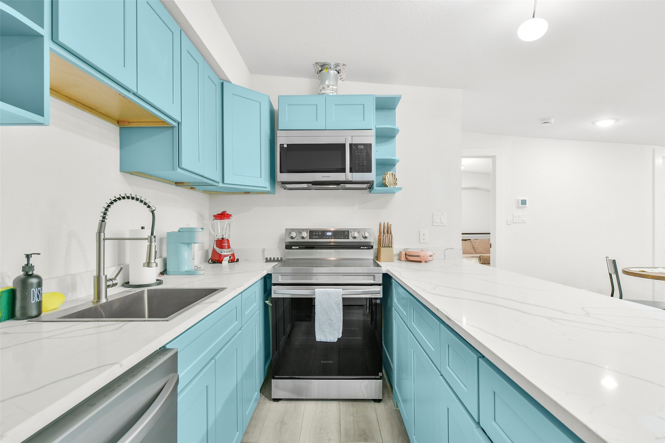 7103 Long Point Road, Unit D Houston, TX 77055 - Photo 4 of 17 Gallery Image 4
