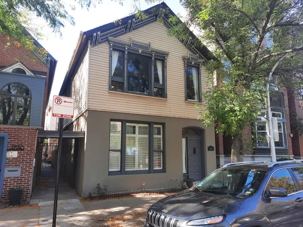 $2,900 | 1734 North Sedgwick Street, Unit 1, Chicago, IL 60614