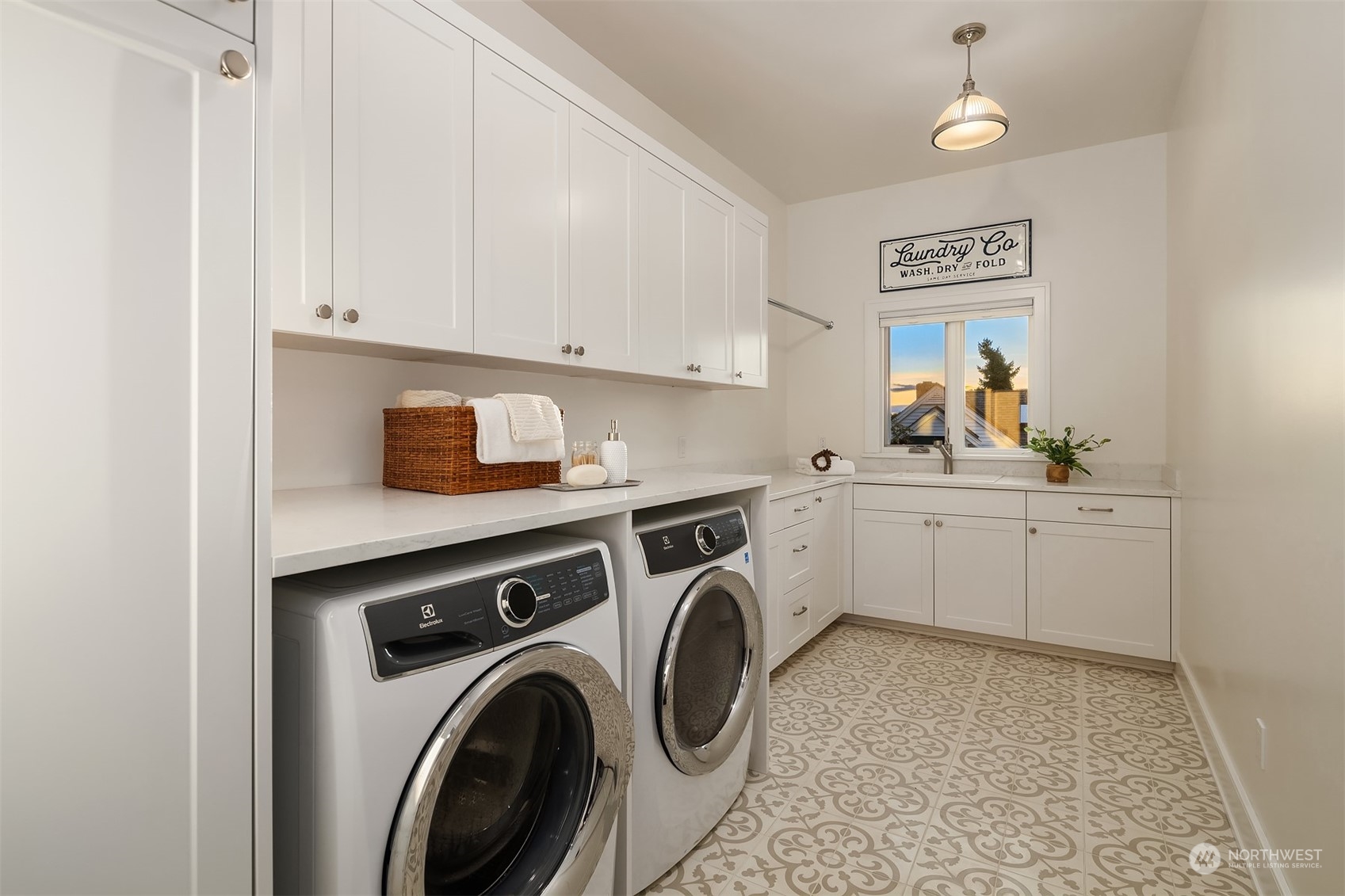 7230 West Ridge Road Mercer Island, WA 98040 - Photo 33 of 40 Gallery Image 33