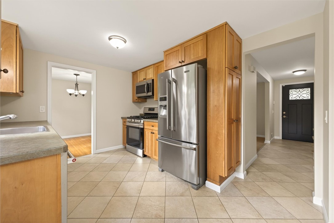 120 Benedict Road Perinton, NY 14534 - Photo 13 of 34