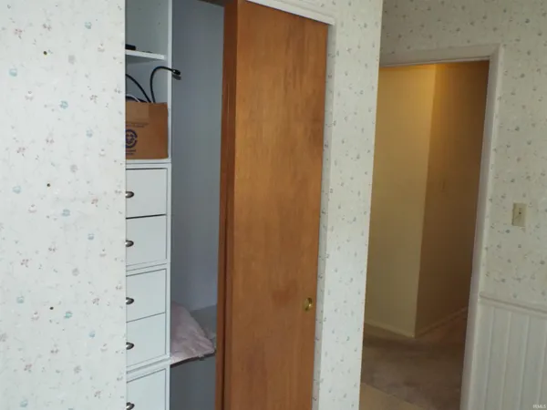 $179,999 | 7629 Kingsway Drive, Fort Wayne, IN 46819