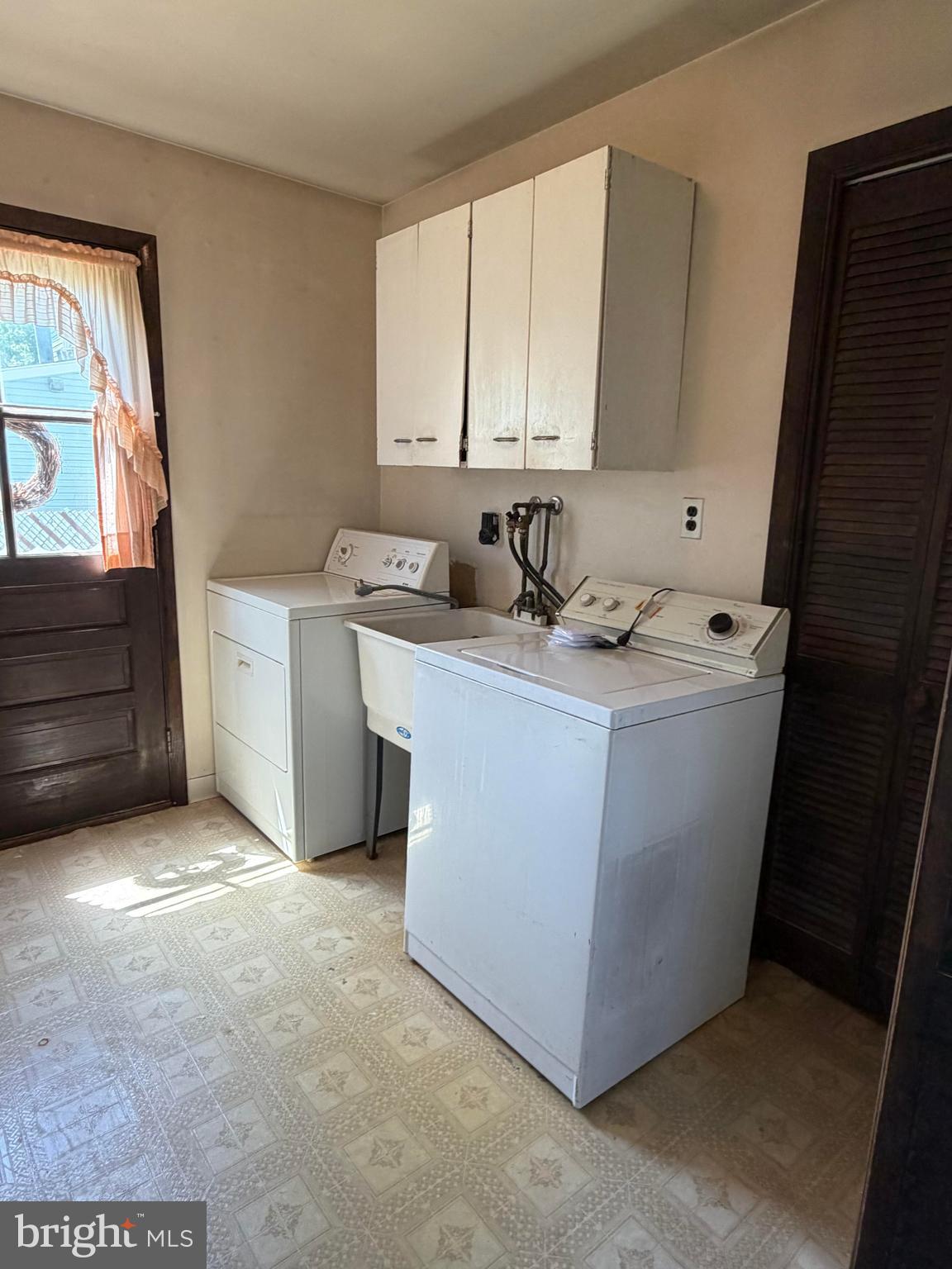 2608 Wood Road Secane, PA 19018 - Photo 15 of 33 Laundry Room
