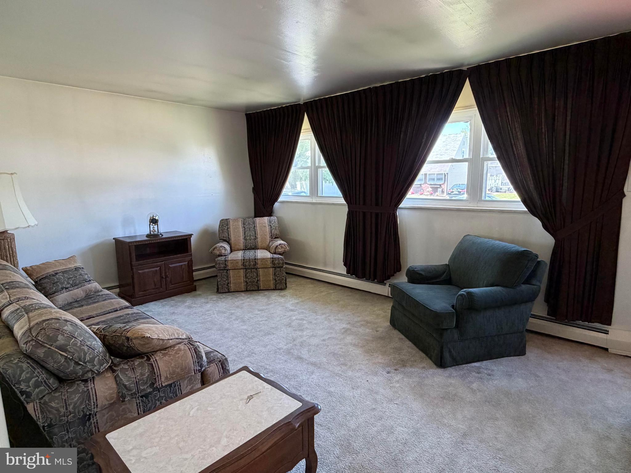 2608 Wood Road Secane, PA 19018 - Photo 4 of 33