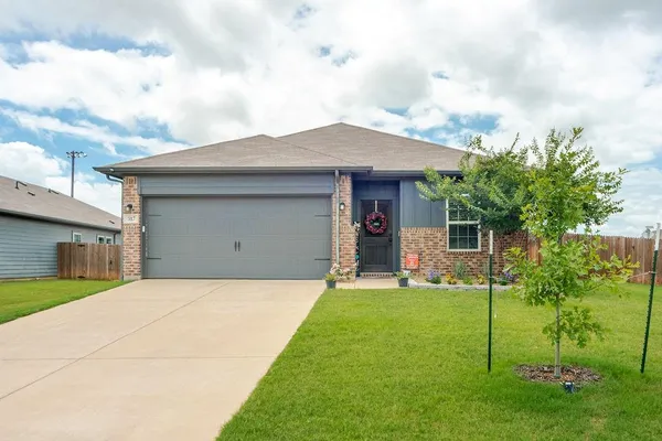 $350,000 | 317 Michelle Street, Aubrey, TX 76227