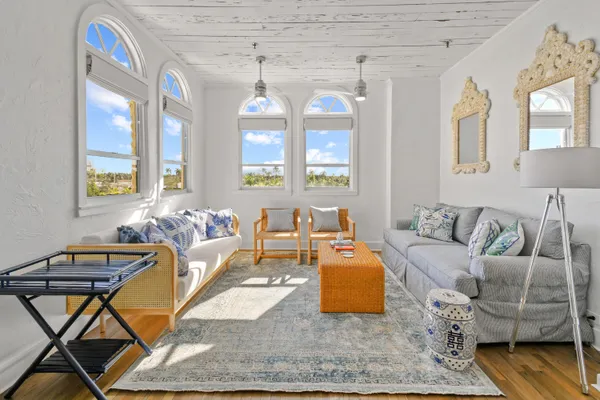 $795,000 | 235 Sunrise Avenue, Unit PH6, Palm Beach, FL 33480