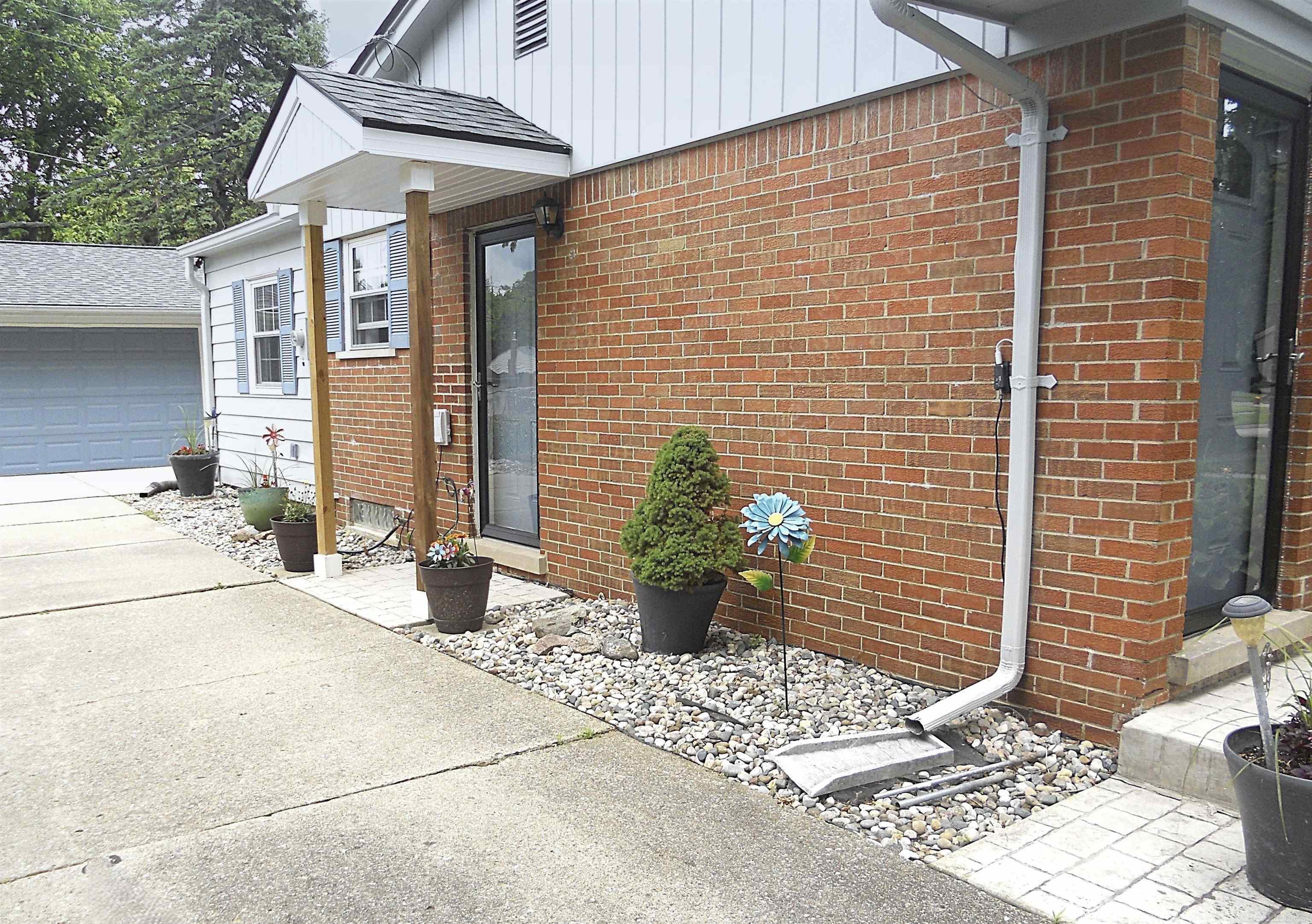 625 Rewold Drive Rochester, MI 48307 - Photo 56 of 69 50213110-89e7ac2f-0d3f-46c1-aaba-a5a5bad75e5b.JPG
