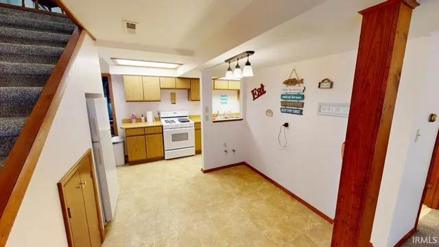 $284,900 | 3964 North Lake Road 24 East, Monticello, IN 47960