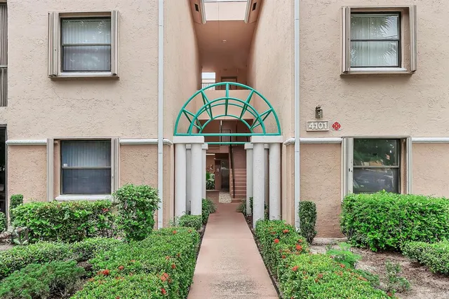 $239,000 | 4101 Coral Tree Circle, Unit 116, Coconut Creek, FL 33073