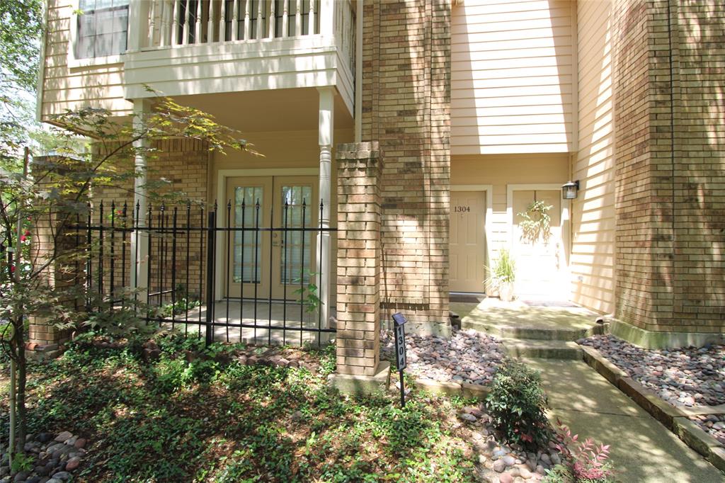 14333 Preston Road, Unit 1304 Dallas, TX 75254 - Photo 4 of 40 a view of a glass building