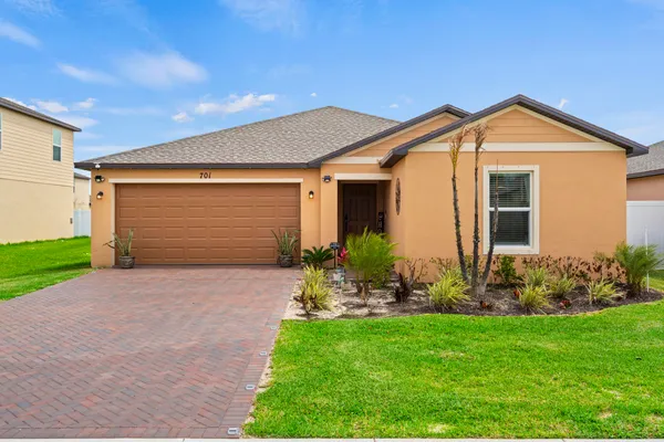 $2,700 | 701 Carlyle Way, Fort Pierce, FL 34947