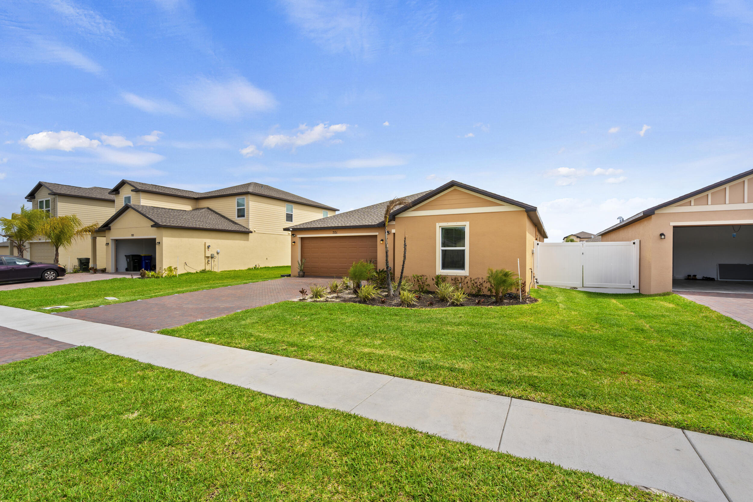 701 Carlyle Way Fort Pierce, FL 34947 - Photo 4 of 61 4_dsc04216