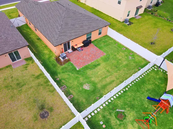 $2,700 | 701 Carlyle Way, Fort Pierce, FL 34947