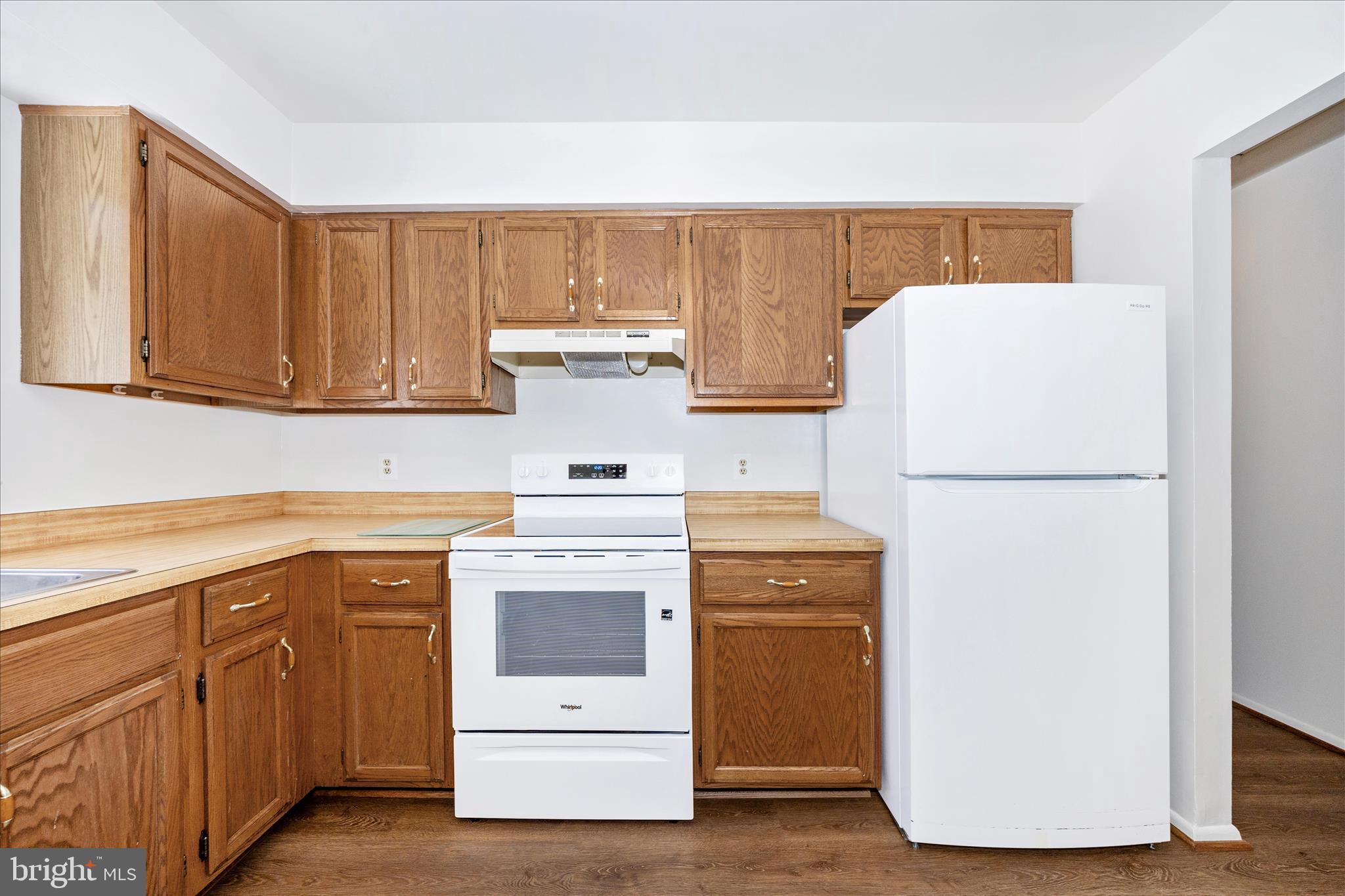 5738 Box Elder Court Frederick, MD 21703 - Photo 13 of 50 Kitchen features a brand new range