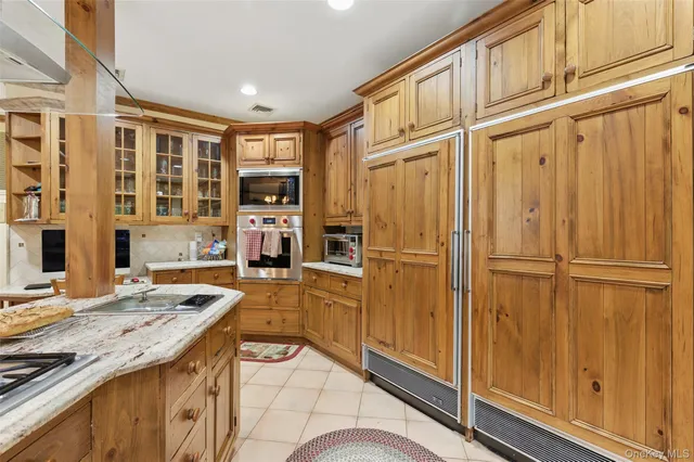 a view of a dining room and livingroom view