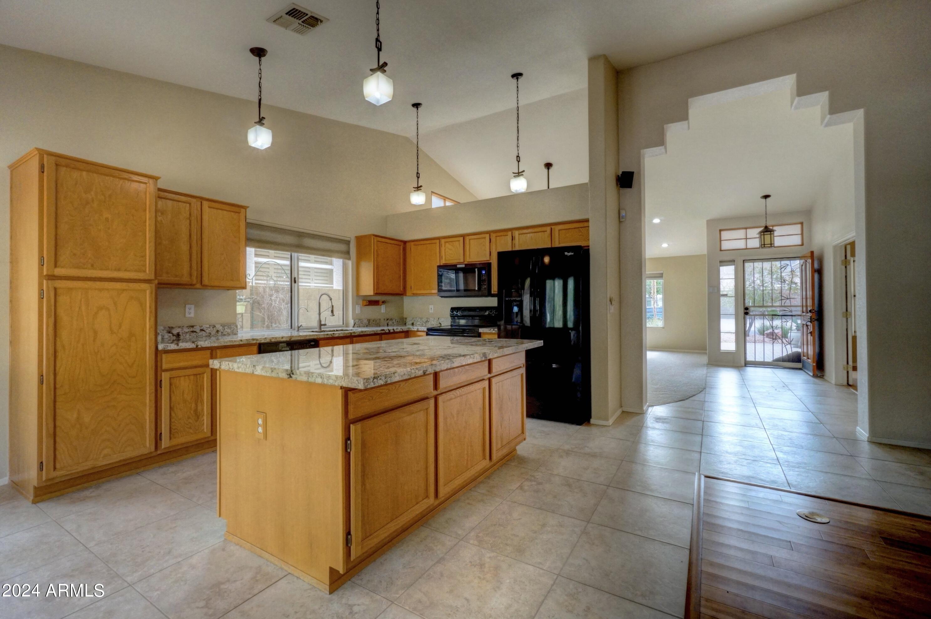 2510 East Rockledge Road Phoenix, AZ 85048 - Photo 12 of 51 12 - Kitchen