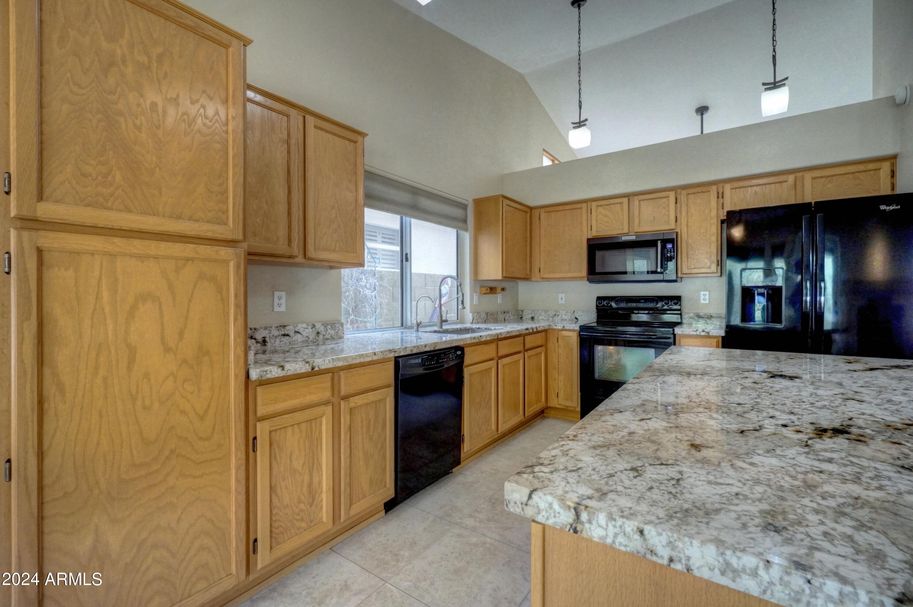 2510 East Rockledge Road Phoenix, AZ 85048 - Photo 13 of 51 13 - Kitchen