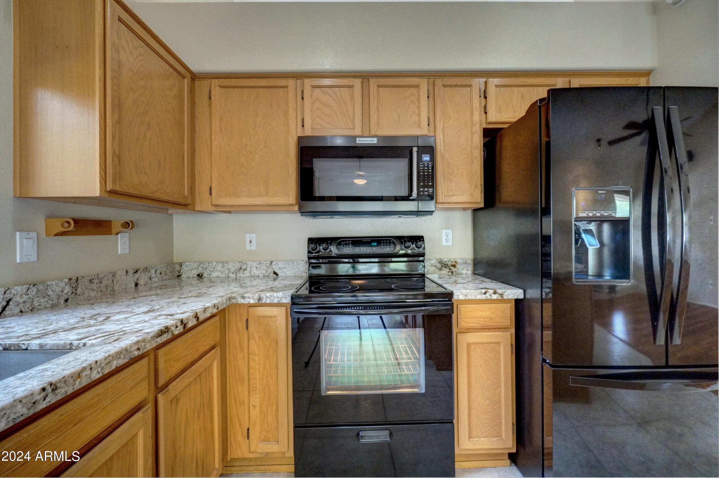2510 East Rockledge Road Phoenix, AZ 85048 - Photo 15 of 51 15 - Kitchen