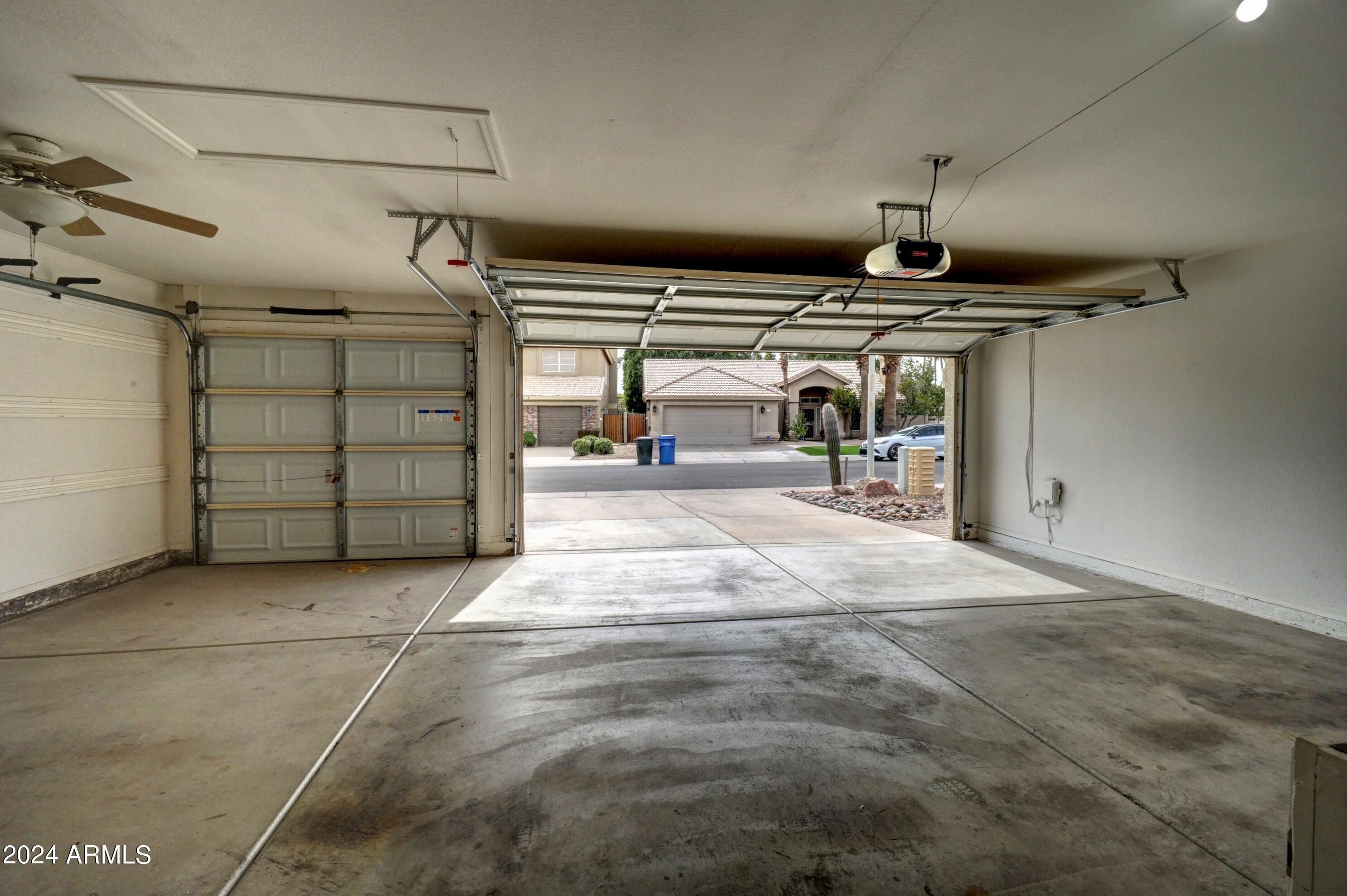 2510 East Rockledge Road Phoenix, AZ 85048 - Photo 32 of 51 32 - 3-Car Garage